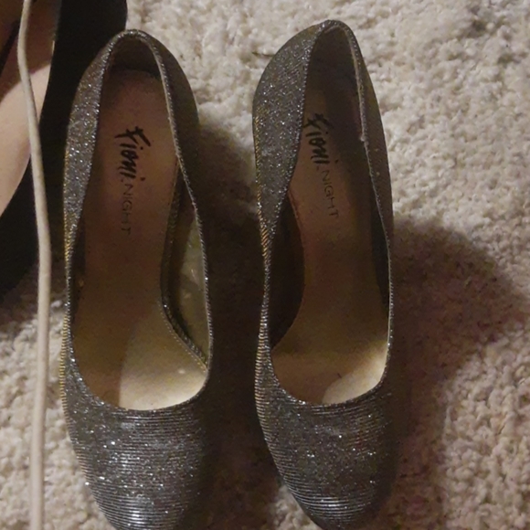 High heels - Picture 1 of 2